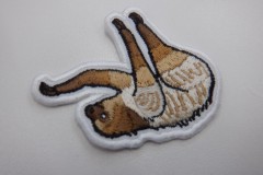 細かい模様まで綺麗に表現しているナマケモノのオリジナル刺繡ワッペンの制作実績。