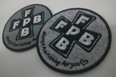 フェルト生地のオリジナル刺繡ワッペン二種類の制作実績。