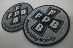 フェルト生地のオリジナル刺繡ワッペン二種類の制作実績。