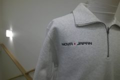 ハーフジップ・右胸