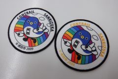 超多色であっても美しく表現することが可能なサッカークラブのプリントワッペン。刺繍屋HONESTの制作実績。