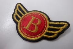 スポーツチームの記念デザインのオリジナル刺繍ワッペンの制作見本。