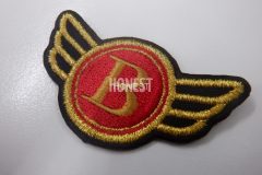 スポーツチームの記念デザインのオリジナル刺繍ワッペンの制作見本。