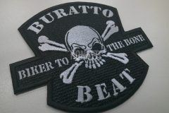 黒地に白糸のコントラストが非常に強いバイカーのオリジナル刺繡ワッペンの制作事例。