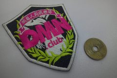 クラブチームの勲章のような印象の立体感のあるオリジナル刺繡ワッペンの制作事例。