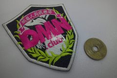 クラブチームの勲章のような印象の立体感のあるオリジナル刺繡ワッペンの制作事例。
