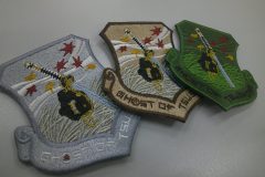 日本での戦いをイメージし、紅葉やススキ、刀を刺繡した、オリジナル刺繡ワッペンの制作実績。
