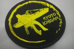 救助風景を刺繍糸を重ねることで細かいところも表現したオリジナル刺繡ワッペンの制作実績。