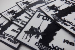 白色の生地に黒糸で刺繡し、細かいロープの束感も綺麗に仕上げたオリジナル刺繡ワッペンの制作実績。