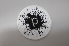 単色でも迫力のある仕上がりのオリジナル刺繡ワッペン。