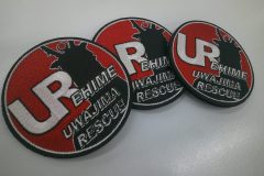 宇和島の風土に溶け込んだ牛鬼をモチーフにしたシルエットにロゴを刺繡した、オリジナル刺繡ワッペンの制作実績。
