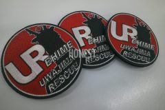 宇和島の風土に溶け込んだ牛鬼をモチーフにしたシルエットにロゴを刺繡した、オリジナル刺繡ワッペンの制作実績。