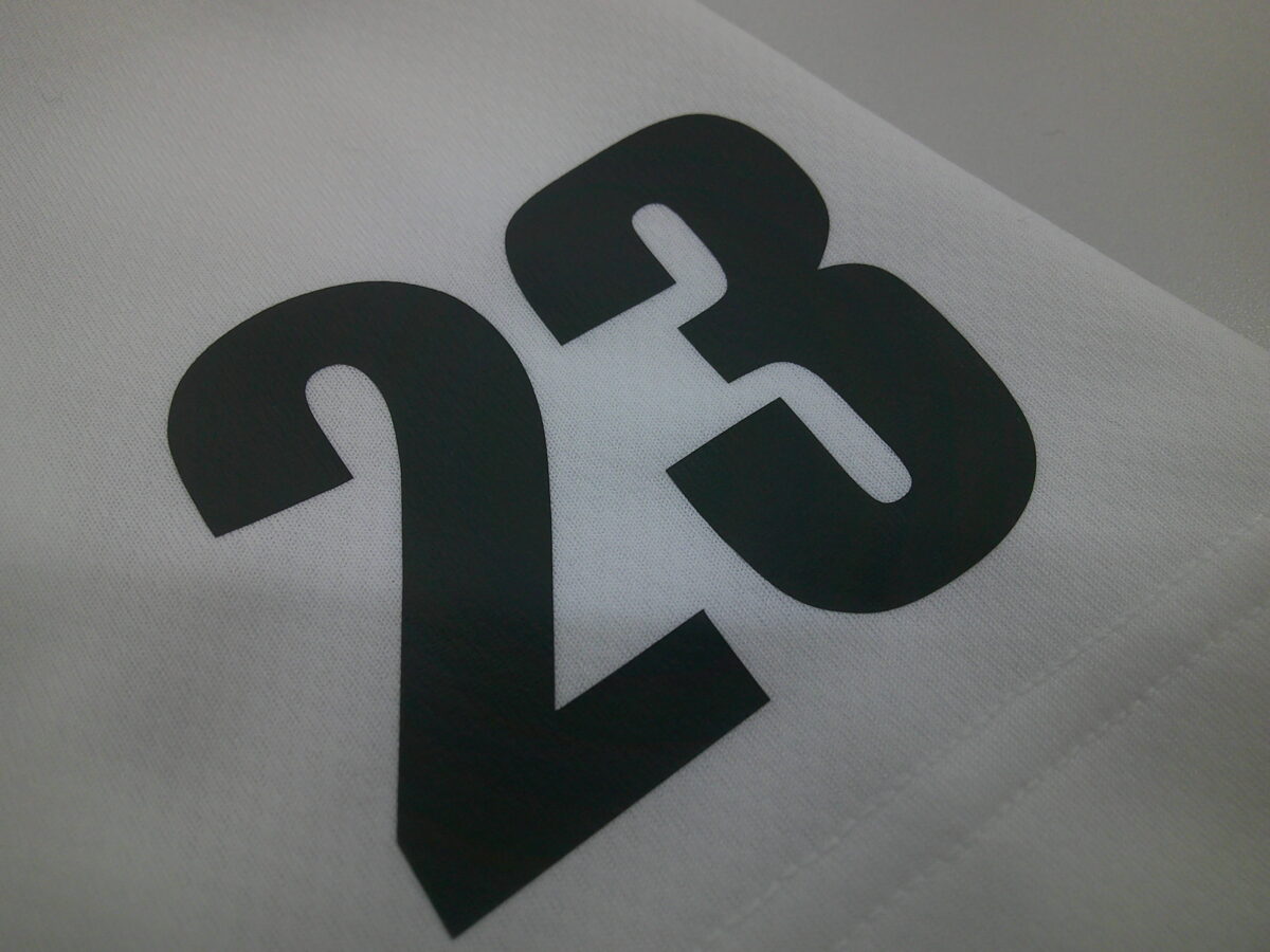 ラバープリントのナンバリング加工。定番の加工で長持ちします