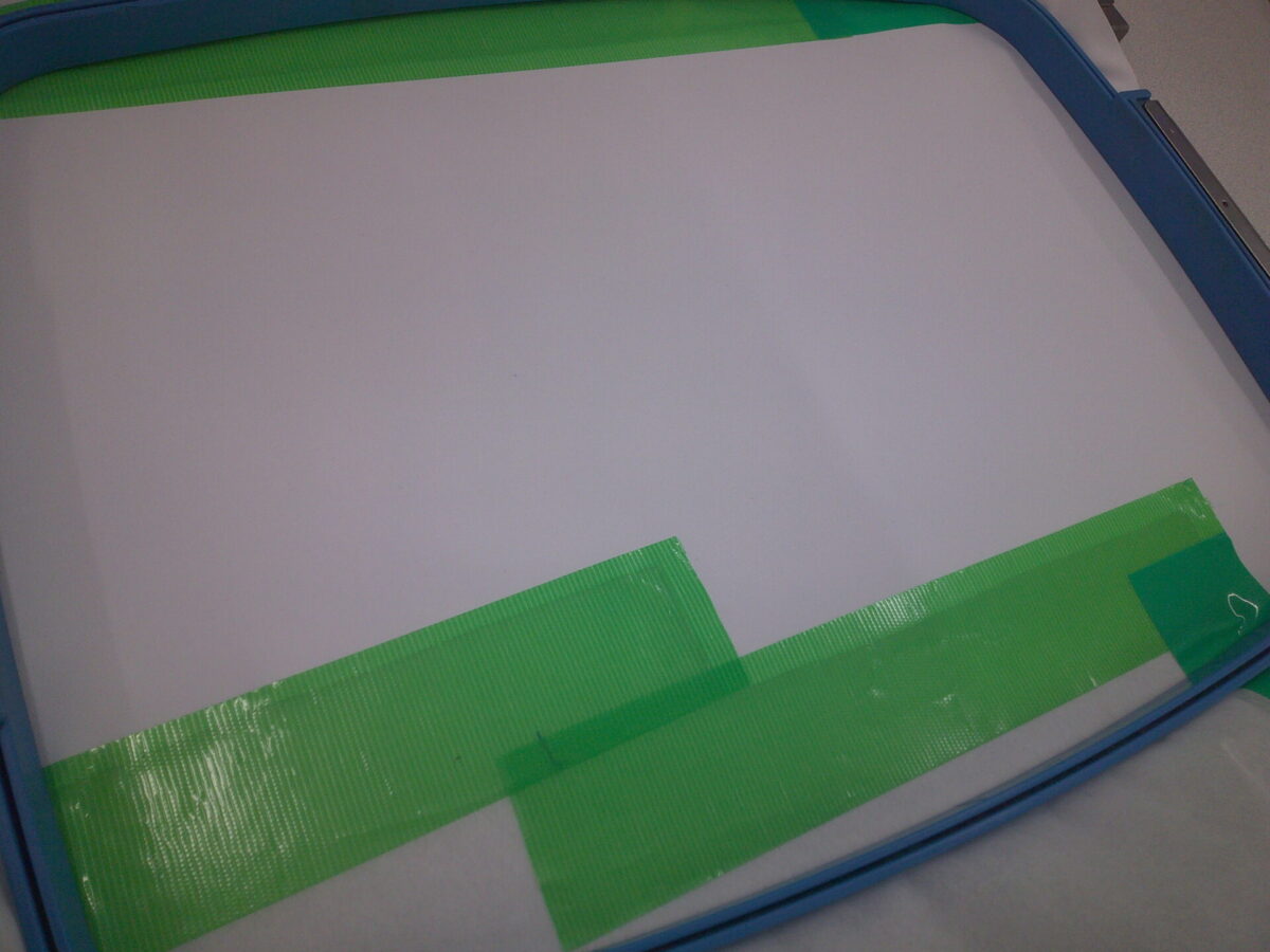 端材生地にテープを貼った画像