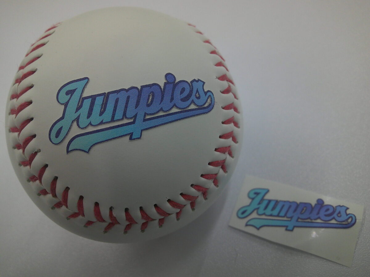 ボールにも貼れる!