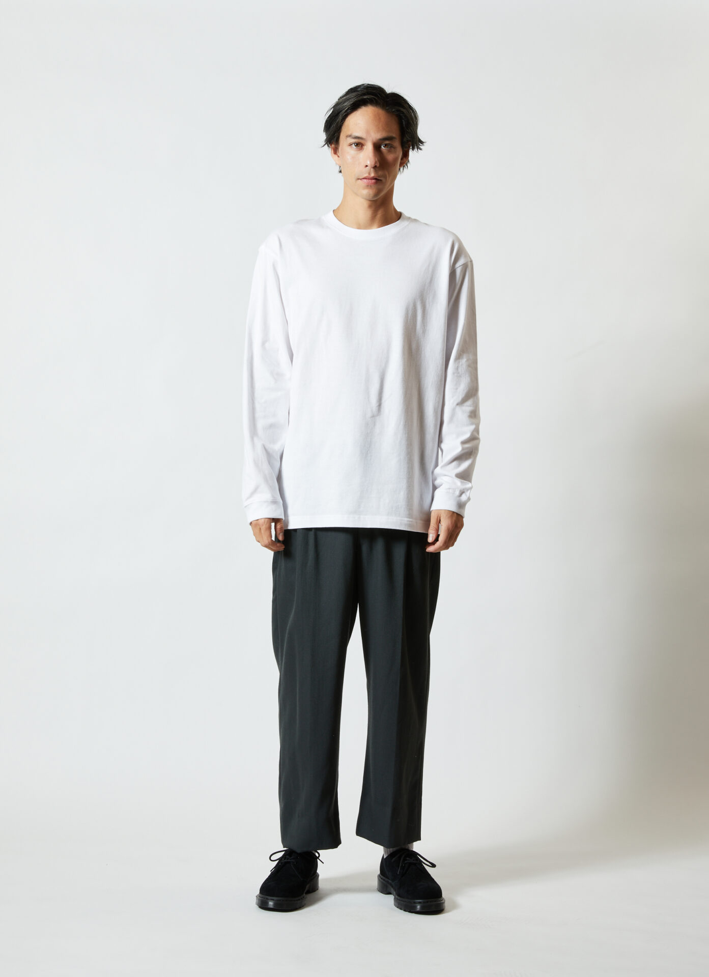 5010長袖 Tシャツ・ホワイト・男性モデル着用・正面