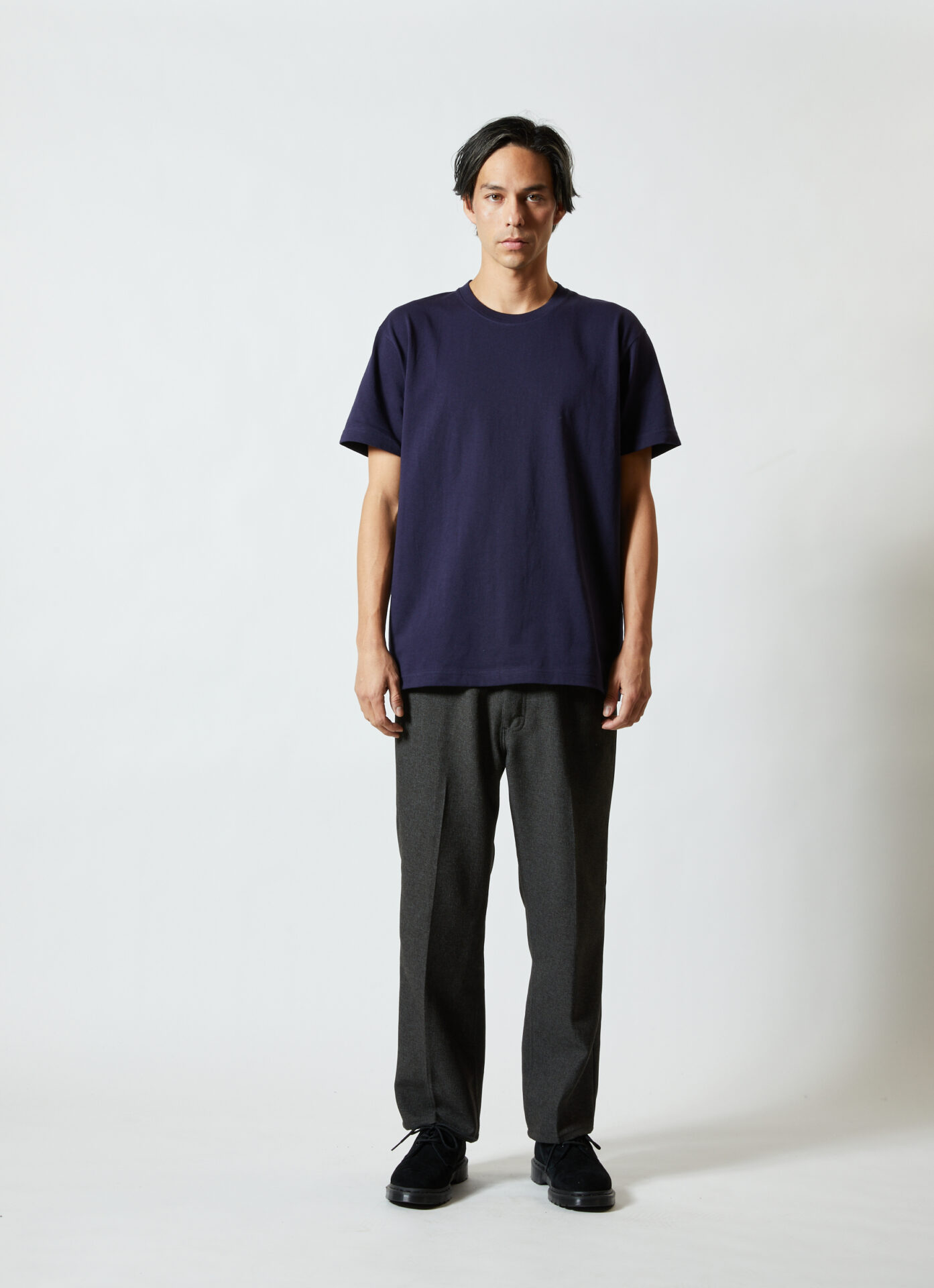 4252 Tシャツ・ネイビー・男性モデル着用・正面