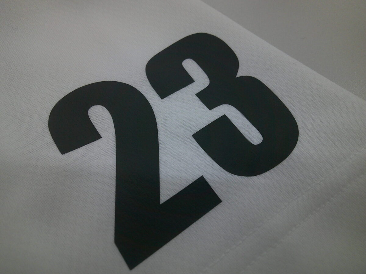 ラバープリントのナンバリング加工。定番の加工で長持ちします