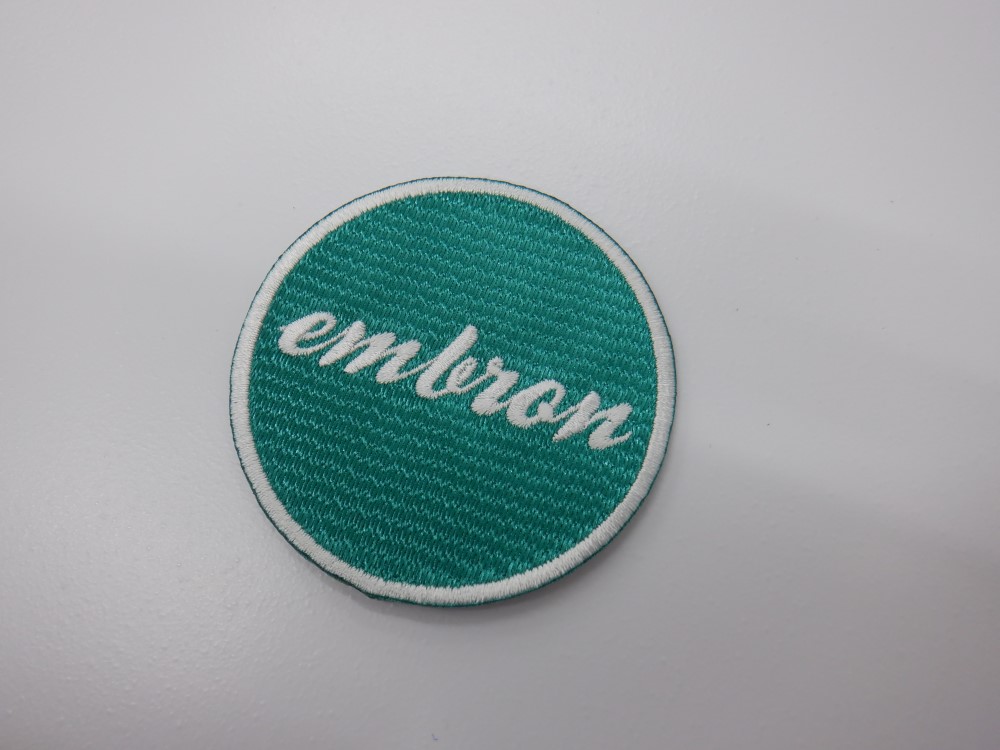 刺繍ワッペン生地:Pエンブロン(82010エメグリーン)