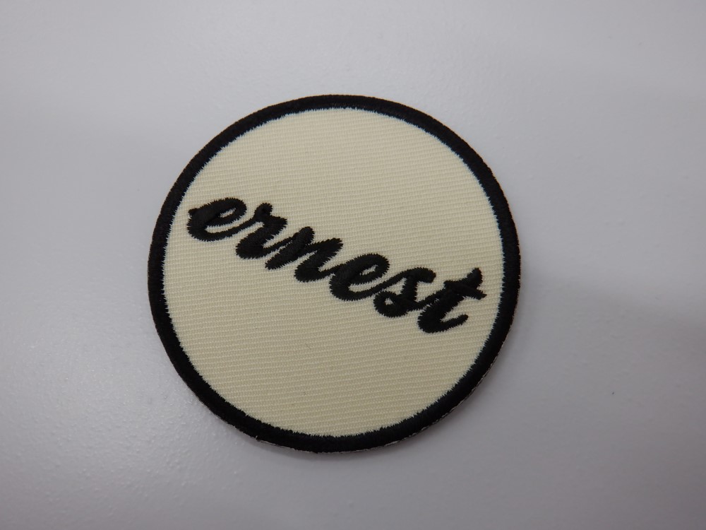 刺繍ワッペン生地:アーネストツイル(8クリーム)