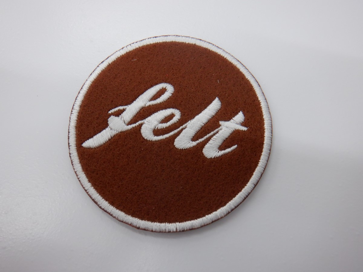 刺繍ワッペン生地:サンフェロンフェルト(245赤茶)