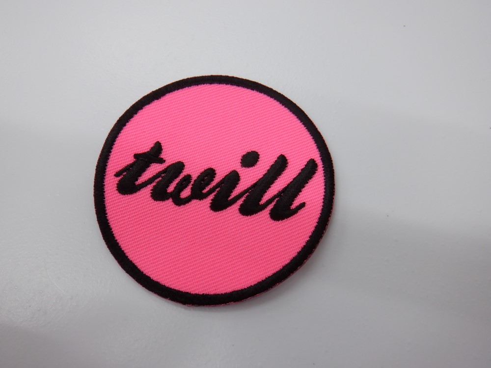 刺繍ワッペン生地:アーバンツイル(蛍光ピンク)