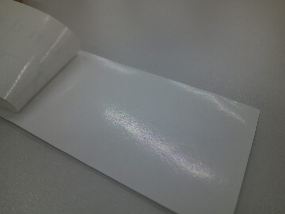 企業様のジェットのジェットシートの制作実績。裏面のシール仕様の質感アップ。