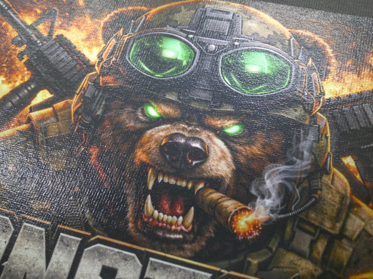 フルカラー転写プリントの制作実績。キャラクターの表情の精細さを示すアップ。